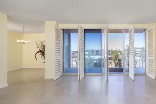 Photo #4: 6076397 Listing