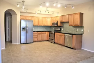 Photo #6: 6076468 Listing