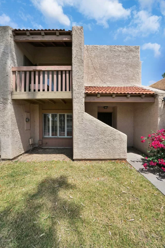 MLS: 6076633 Condo For Sale