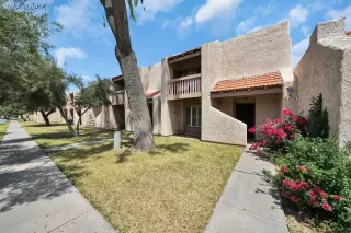 Photo #3: 6076633 Listing