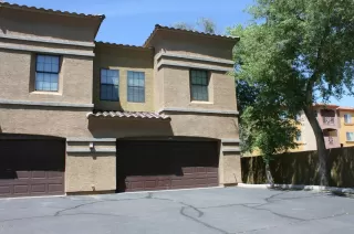 Photo #5: 6076743 Listing