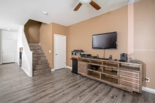 Photo #5: 6076762 Listing 