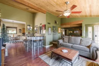 Photo #3: 6076767 Listing