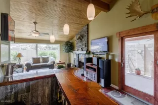 Photo #5: 6076767 Listing