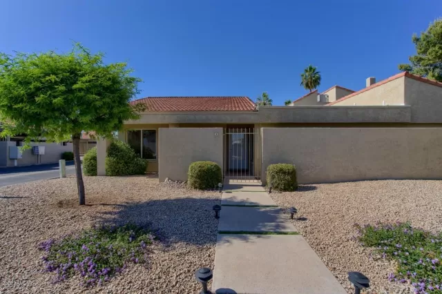 MLS: 6076781 Condo For Sale