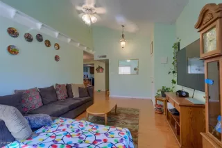 Photo #3: 6076781 Listing