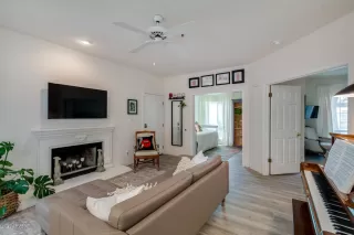 Photo #5: 6076830 Listing 