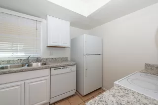 Photo #3: 6076855 Listing 