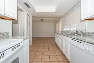 Photo #4: 6076855 Listing 