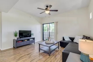 Photo #3: 6077565 Listing