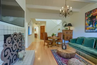 Photo #6: 6077985 Listing