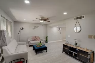 Photo #2: 6078031 Listing