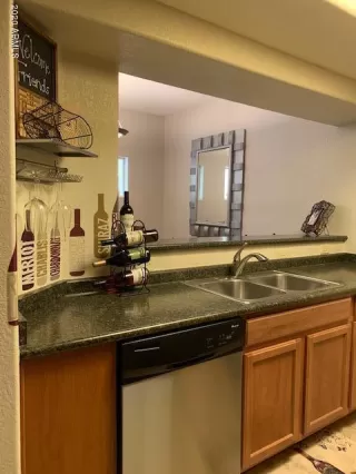 Photo #5: 6078137 Listing