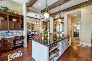 Photo #5: 6078165 Listing