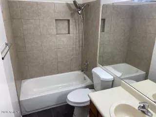 Photo #4: 6078409 Listing