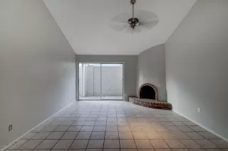 Photo #5: 6078519 Listing