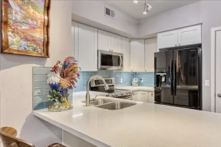 Photo #5: 6078632 Listing