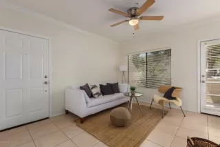 Photo #3: 6078809 Listing