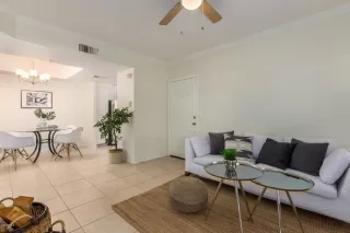 Photo #4: 6078809 Listing