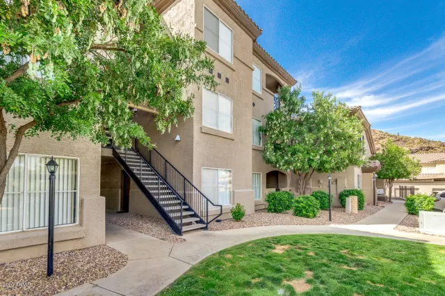 MLS: 6078899 Condo For Sale