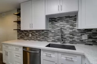 Photo #5: 6079105 Listing