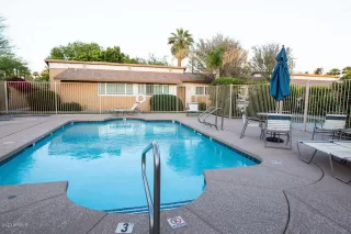 Photo #5: 6079136 Listing