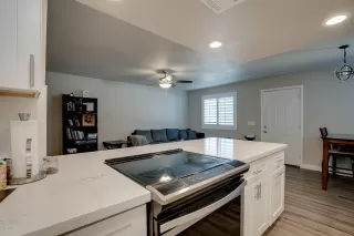 Photo #3: 6079356 Listing