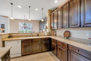 Photo #5: 6079489 Listing