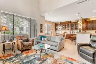 Photo #6: 6079489 Listing