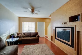 Photo #5: 6079710 Listing