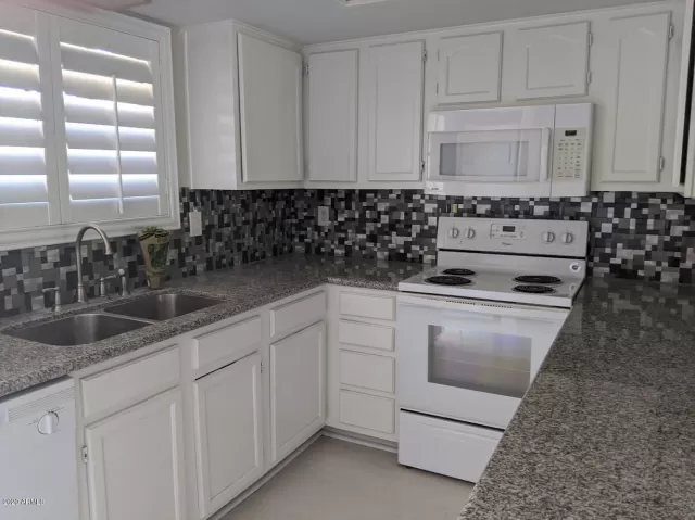 MLS: 6079877 Condo For Sale