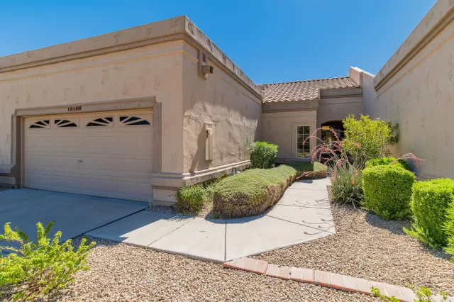 MLS: 6079909 Condo For Sale