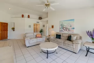 Photo #4: 6079909 Listing