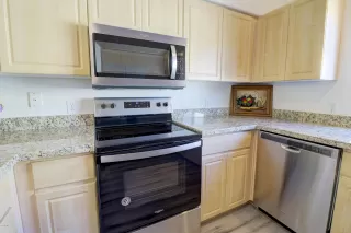 Photo #6: 6079961 Listing 