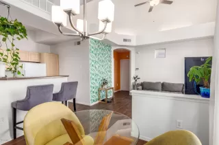 Photo #5: 6080377 Listing