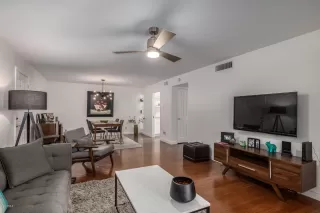 Photo #5: 6080512 Listing