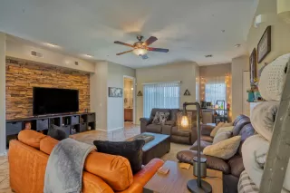 Photo #5: 6080527 Listing