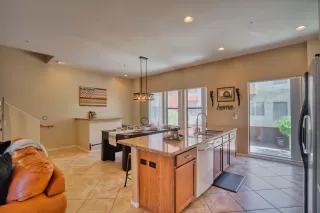 Photo #6: 6080527 Listing