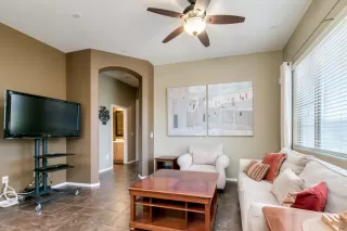 Photo #4: 6080896 Listing