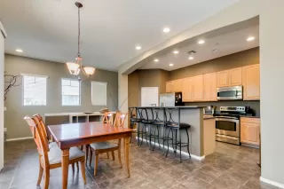 Photo #6: 6080896 Listing