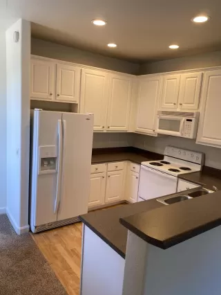 Photo #3: 6080973 Listing