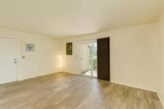 Photo #6: 6081229 Listing