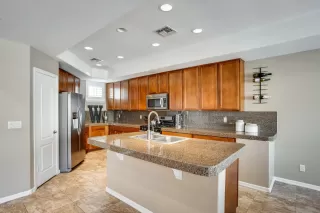 Photo #2: 6081556 Listing 