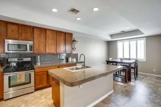 Photo #3: 6081556 Listing 