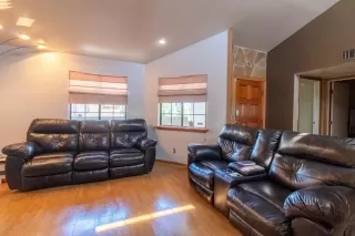 Photo #4: 6081679 Listing