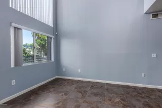 Photo #5: 6081698 Listing