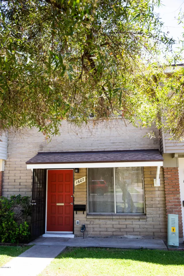 MLS: 6081721 Condo For Sale