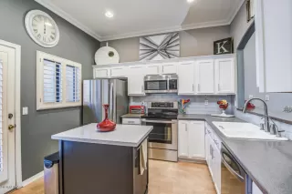 Photo #5: 6081781 Listing