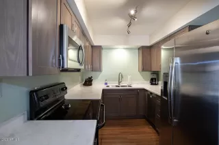 Photo #3: 6081805 Listing