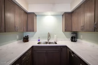 Photo #4: 6081805 Listing